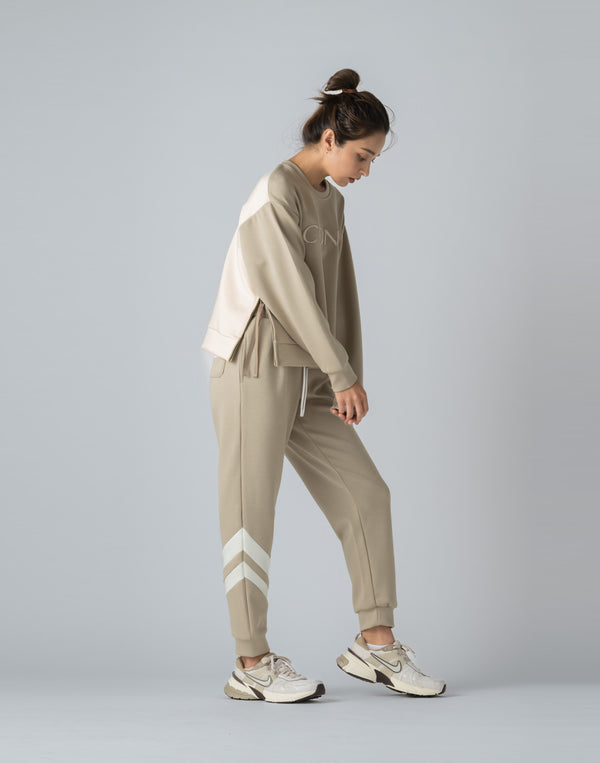 CRONOS WOMEN EMBROIDERY SWEAT【BEIGE】
