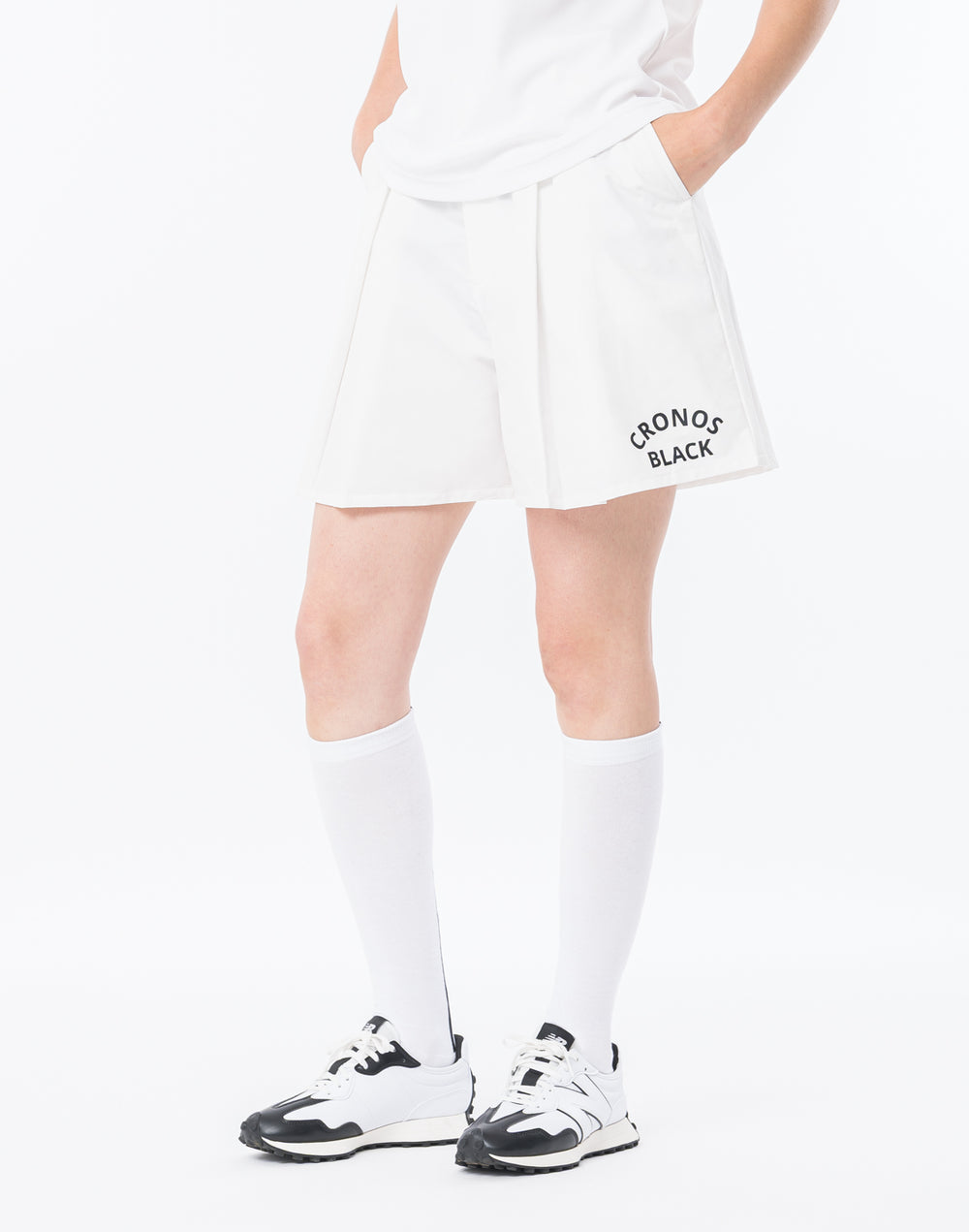 CRONOS BLACK WOMAN WATER-REPEL shorts【WHITE】