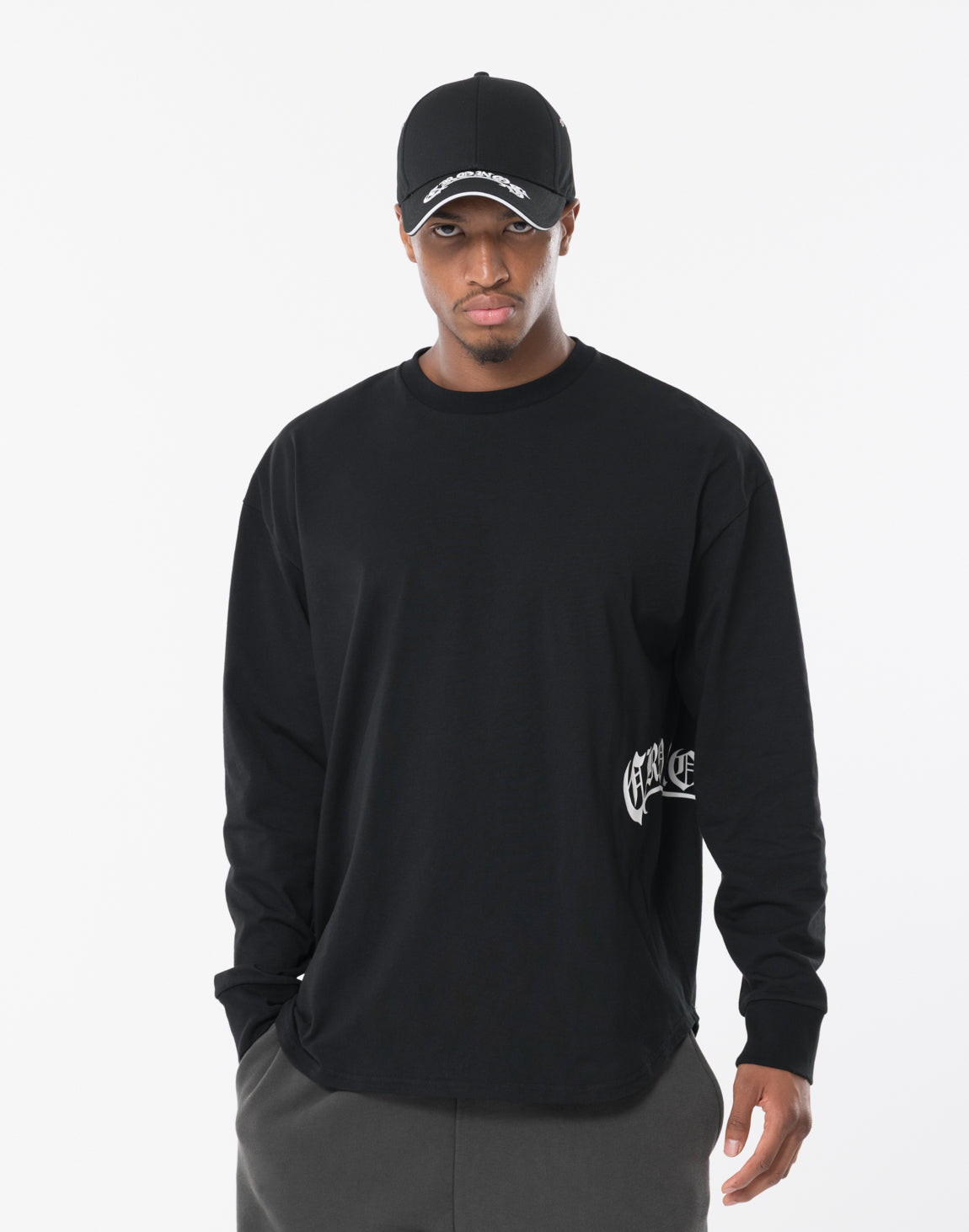 CRONOS BLACKLETTER L/S TEE【BLACK】