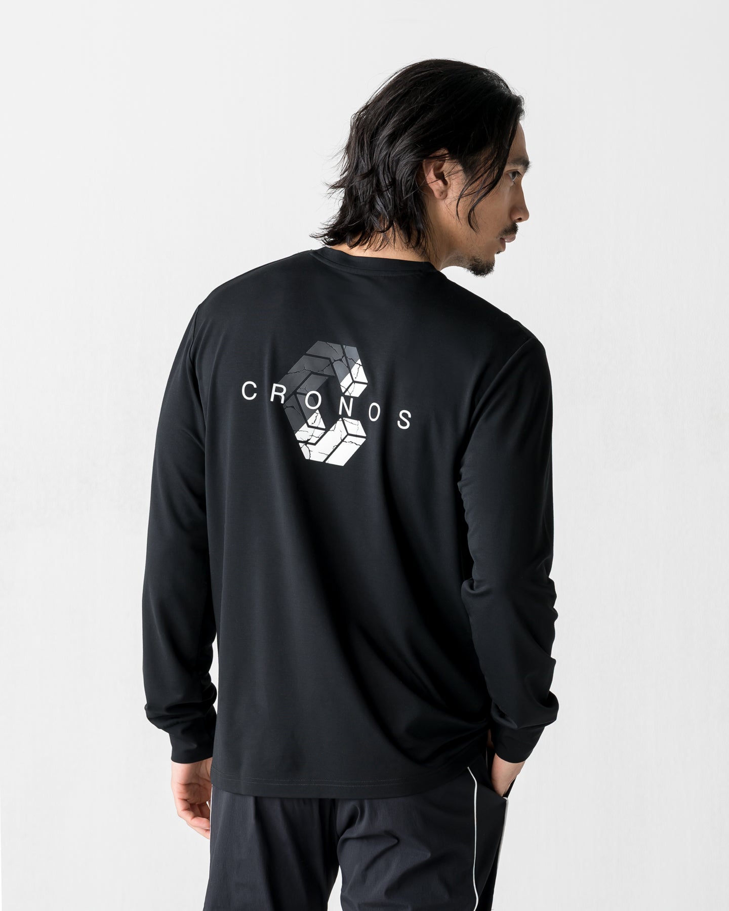 CRONOS BOLD BACK LOGO REGULARFIT T-SHIRT【BLACK】
