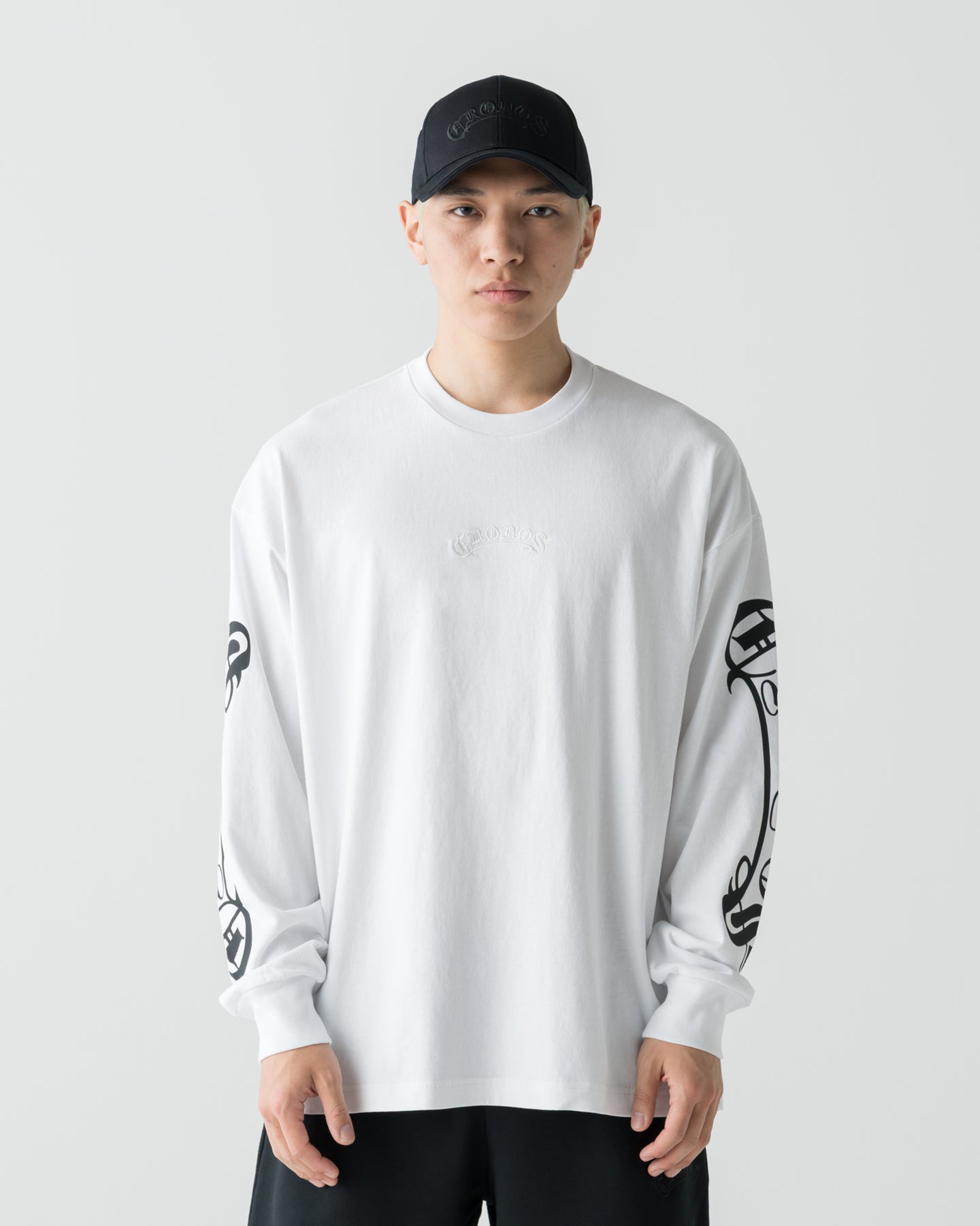 CRONOS BLACKLETTER L/S TEE【WHITE】