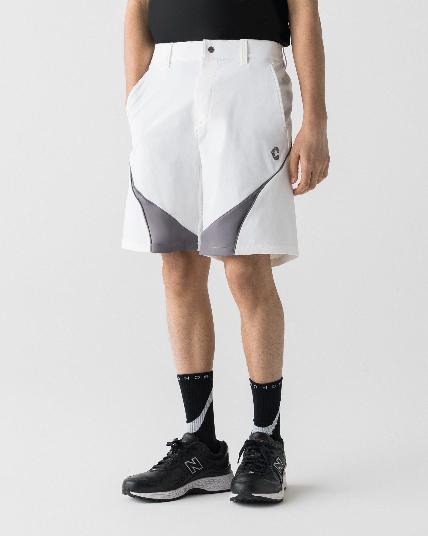 あ*様 【M158】 新品 CRONOS ショートパンツ 36 ブラック×ホワイ CRONOS BLACK ACTIVE MESH SHORTS【WHITE】