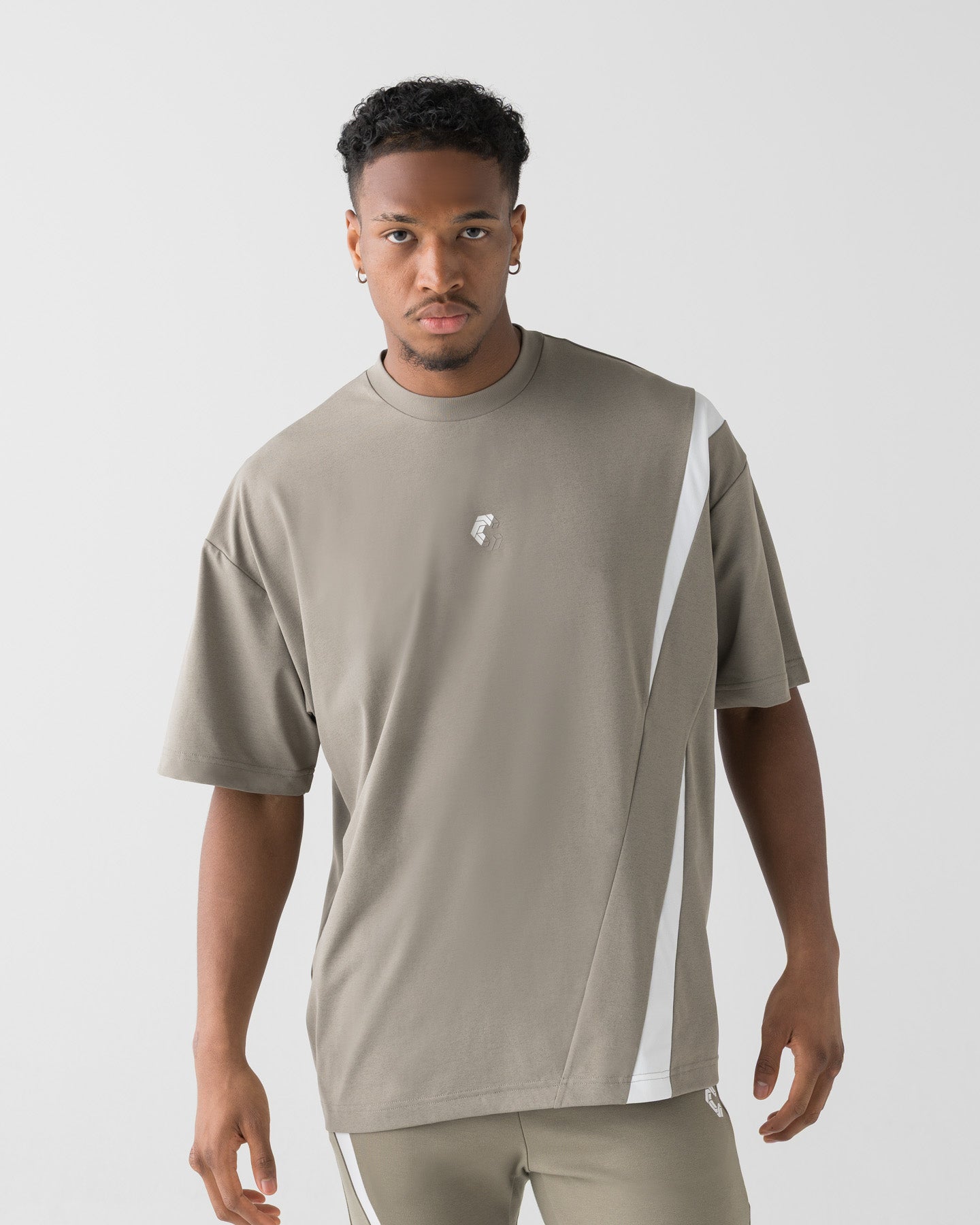 CRONOS GEOMETRIC LINE S/S TEE【TAUPE】