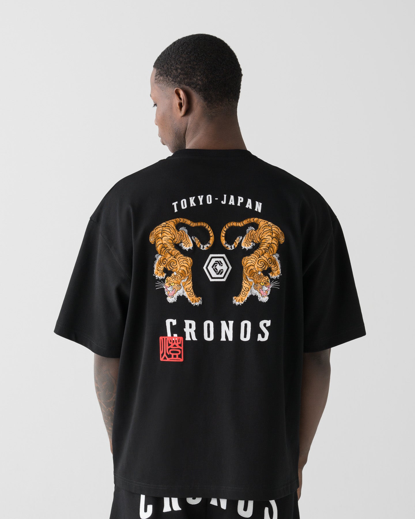 CRONOS TOMOSHIBI SERIES TIGER EMBROIDERY S/S TEE【BLACK】