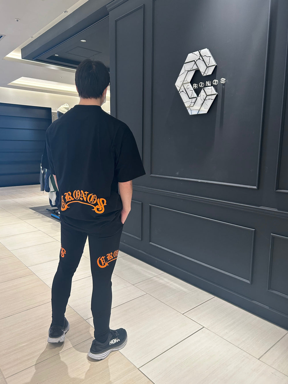 CRONOS GINZA SIX STAFF