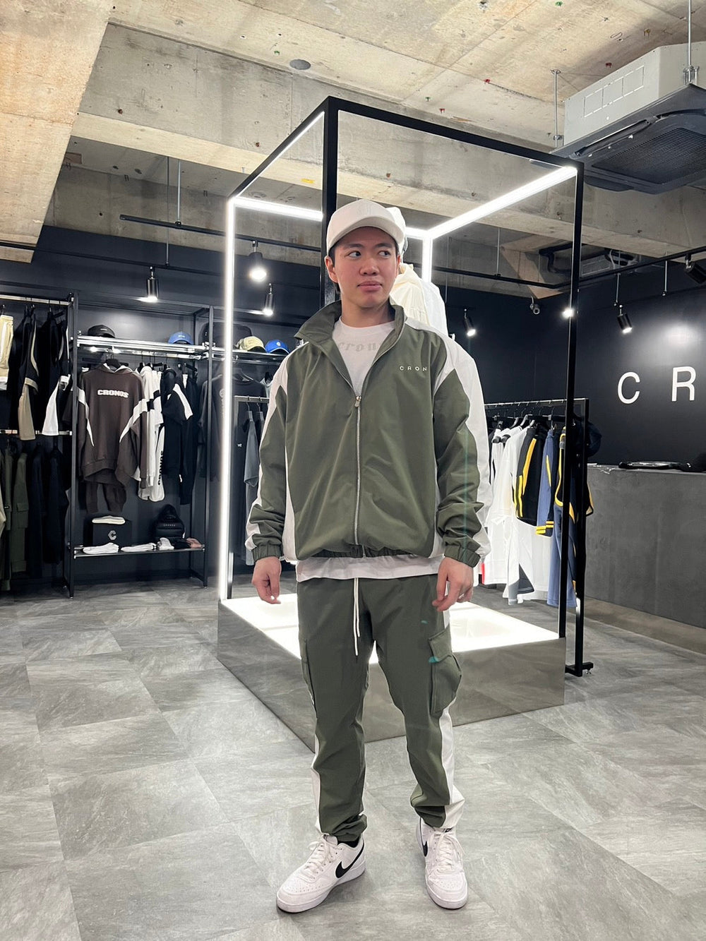 CRONOS TOKYO STAFF