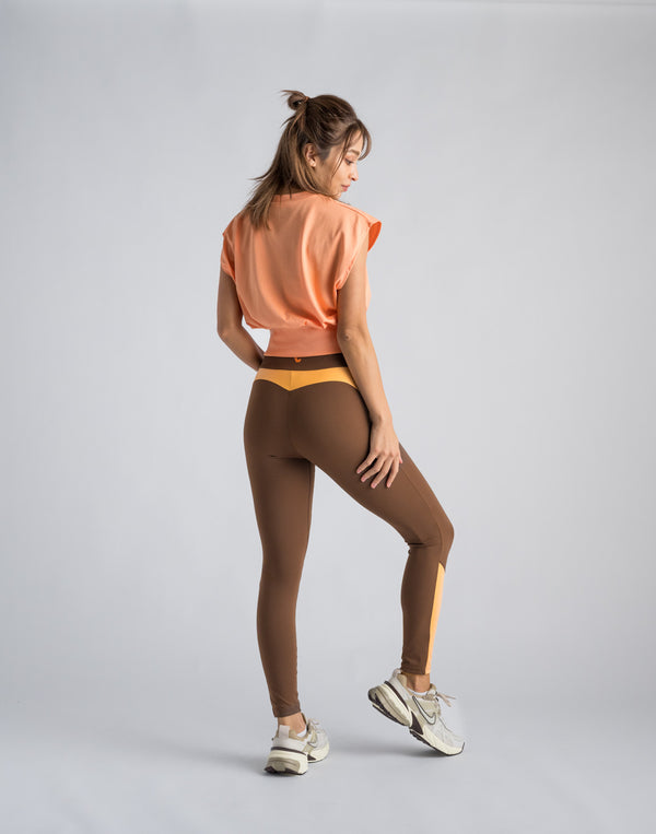 CRONOS WOMEN SWITCHED LOGO LEGGINGS【BROWN】