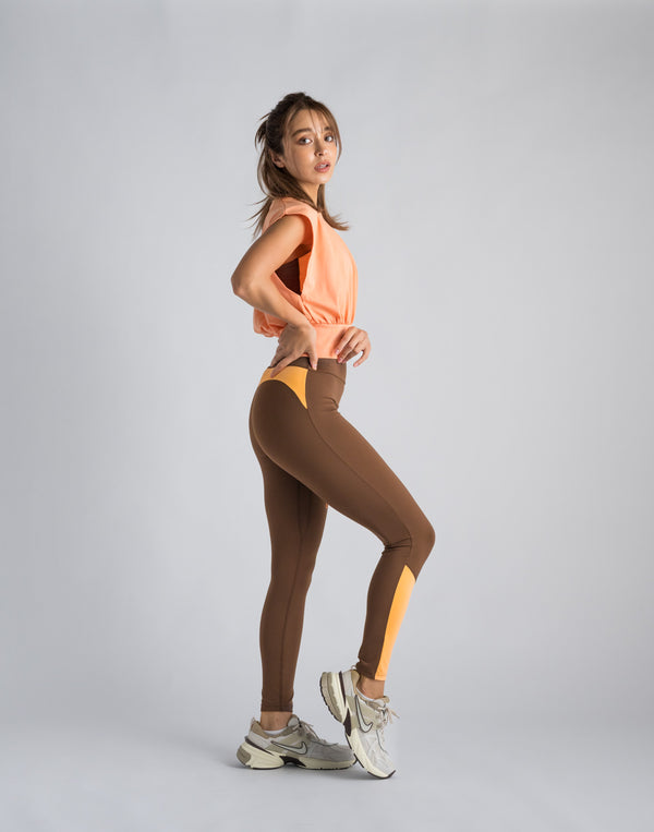 CRONOS WOMEN SWITCHED LOGO LEGGINGS【BROWN】