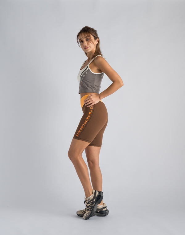 CRONOS WOMEN SWITCHED LOGO SHORT LEGGINGS【BROWN】