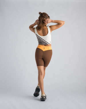 CRONOS WOMEN SWITCHED LOGO SHORT LEGGINGS【BROWN】