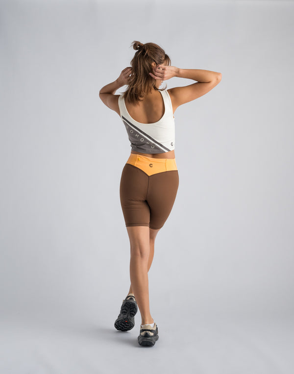 CRONOS WOMEN SWITCHED LOGO SHORT LEGGINGS【BROWN】