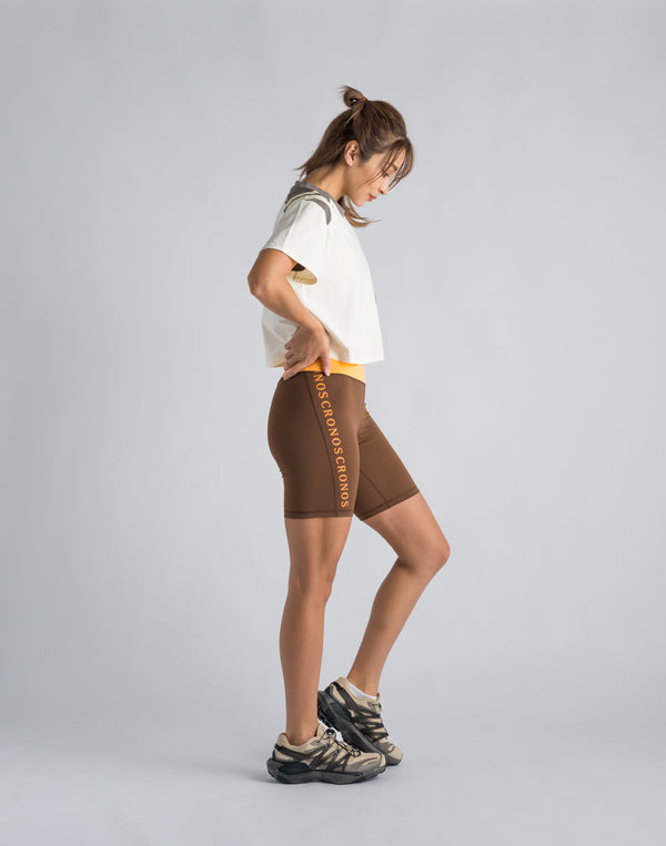 CRONOS WOMEN SWITCHED LOGO SHORT LEGGINGS【BROWN】
