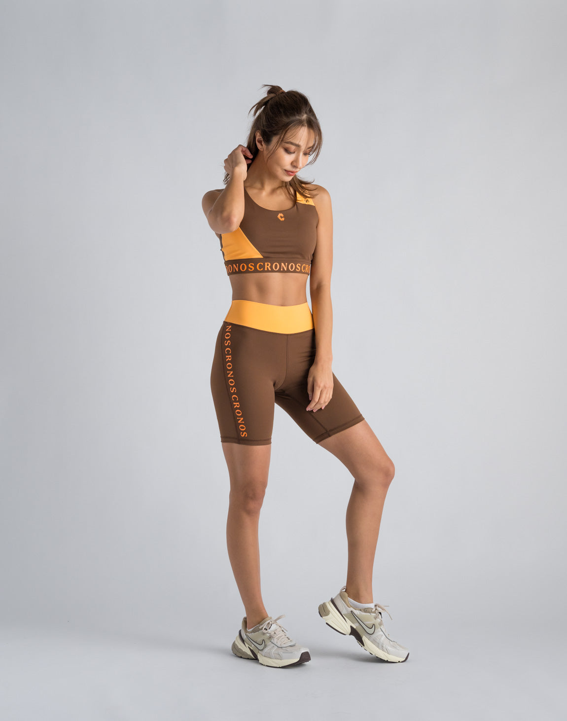 SALEで更にお買得 SWITCHED WOMEN CRONOS LOGO CRONOS クロノス – BRA【BROWN】 ヨガ・ピラティス