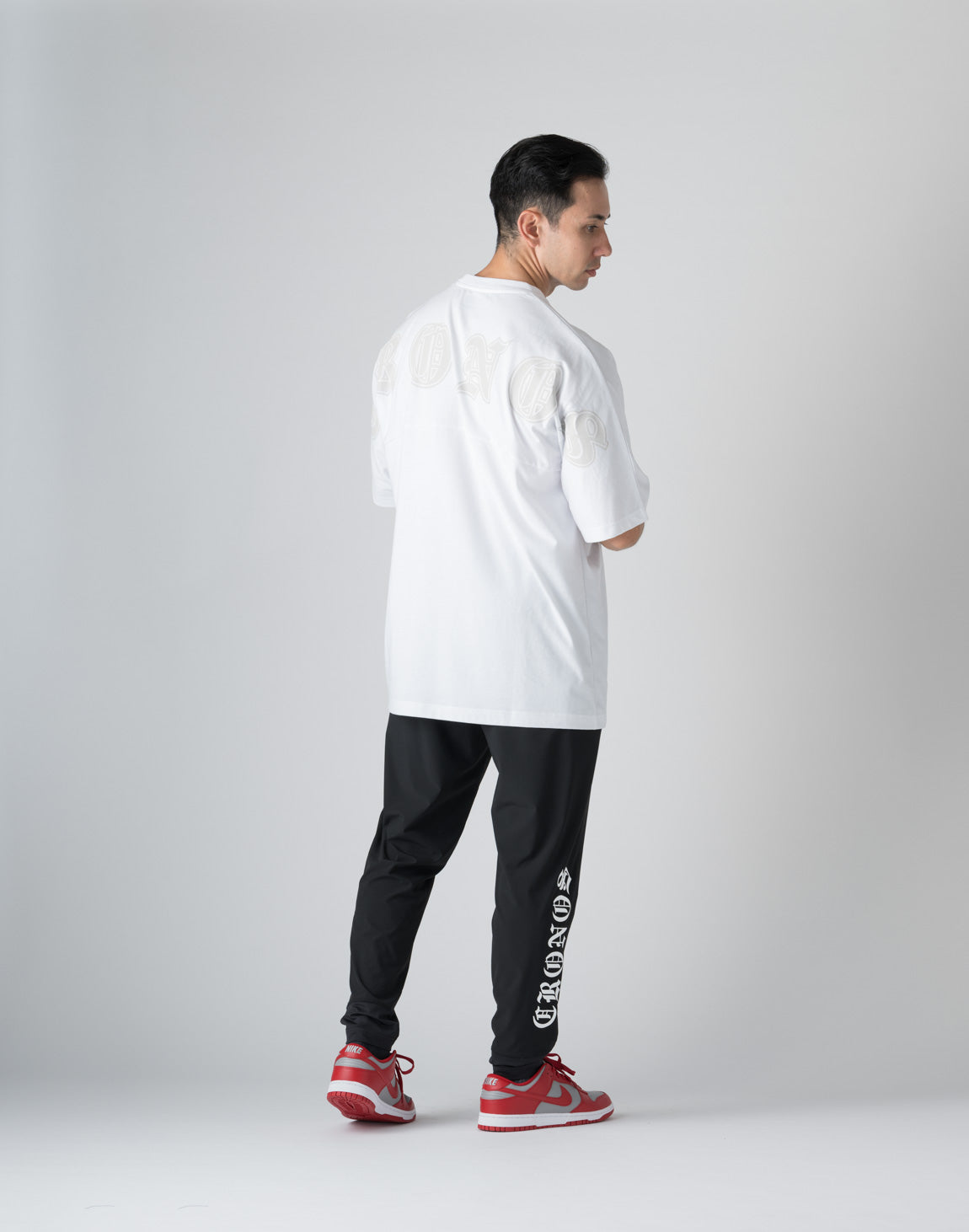 CRONOS WOMEN BLACK LETTER T-SHIRTS【BLACK】 – クロノス