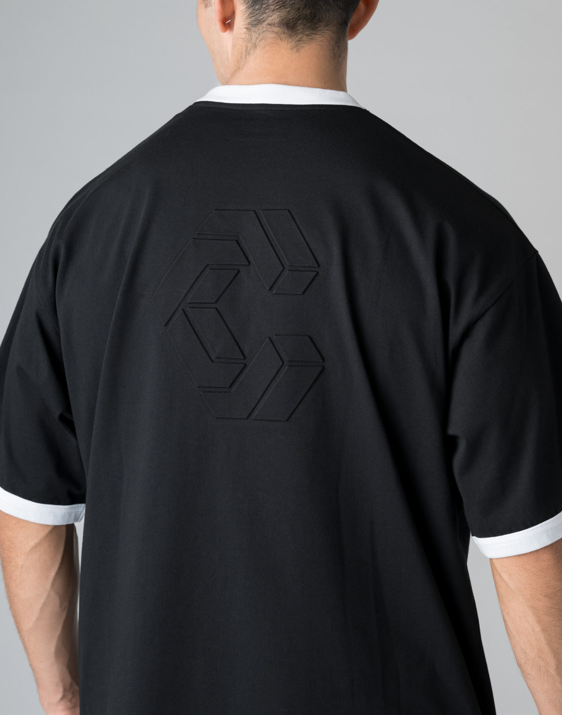 送料無料 百貨店 CRONOS EMBOSSING CRONOS クロノス – T-SHIRT OVERSIZE LOGO アイドル
