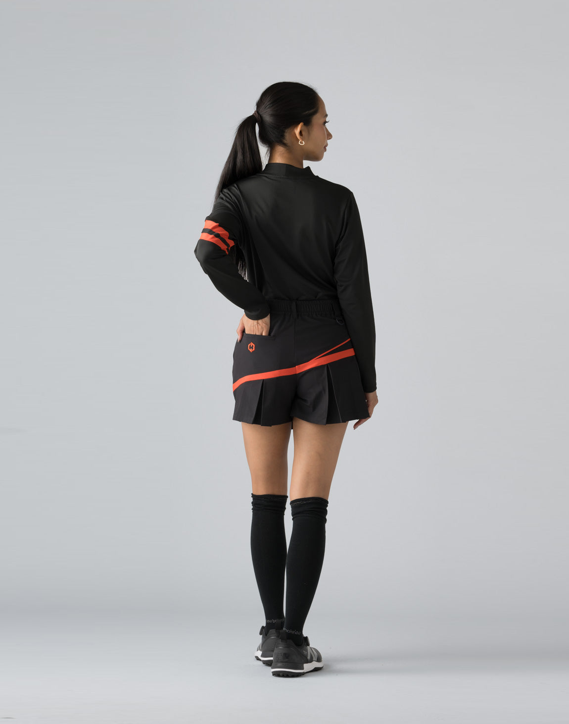 CRONOS BLACK ゴルフウェアスカート38 Mブラック／レッド新品未使用 CRONOS BLACK WRAPSKIRTED SHORTS【BLACK×RED】