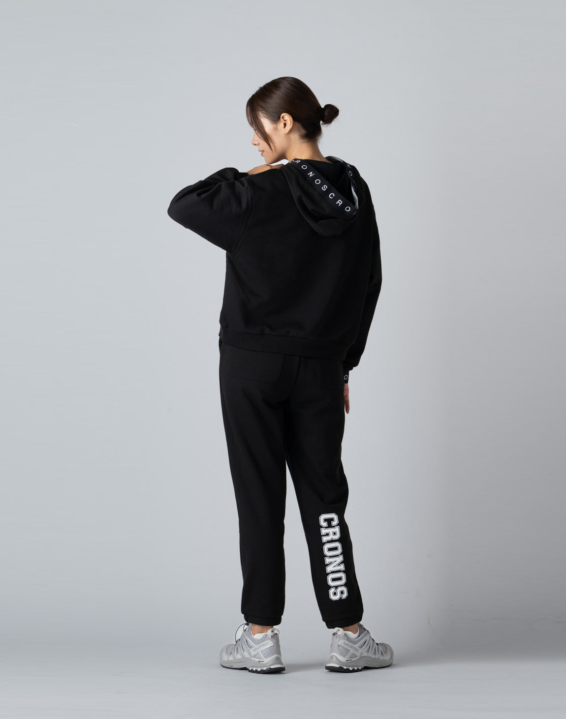 CRONOS WOMEN LOGO JACQUARD HOODIE【BLACK】 – クロノス CRONOS