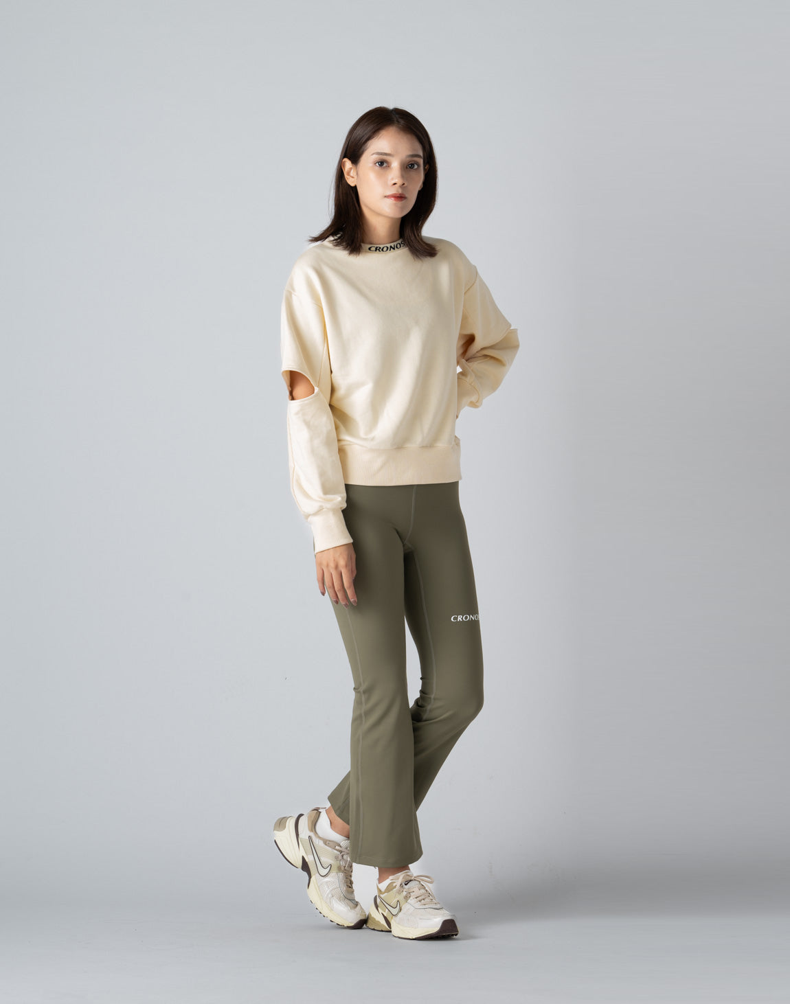 クロノス WOMEN CUT OUT SWEAT スウェット トレーナー ロゴ CRONOS WOMEN CUT OUT SWEAT【CREAM】