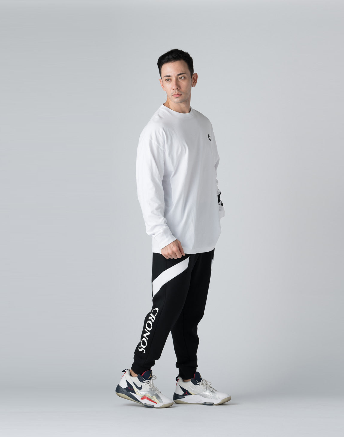 CRONOS THIGH SWITCH SWEATS LONGPANTS【BLACK】 – クロノス CRONOS Official Store