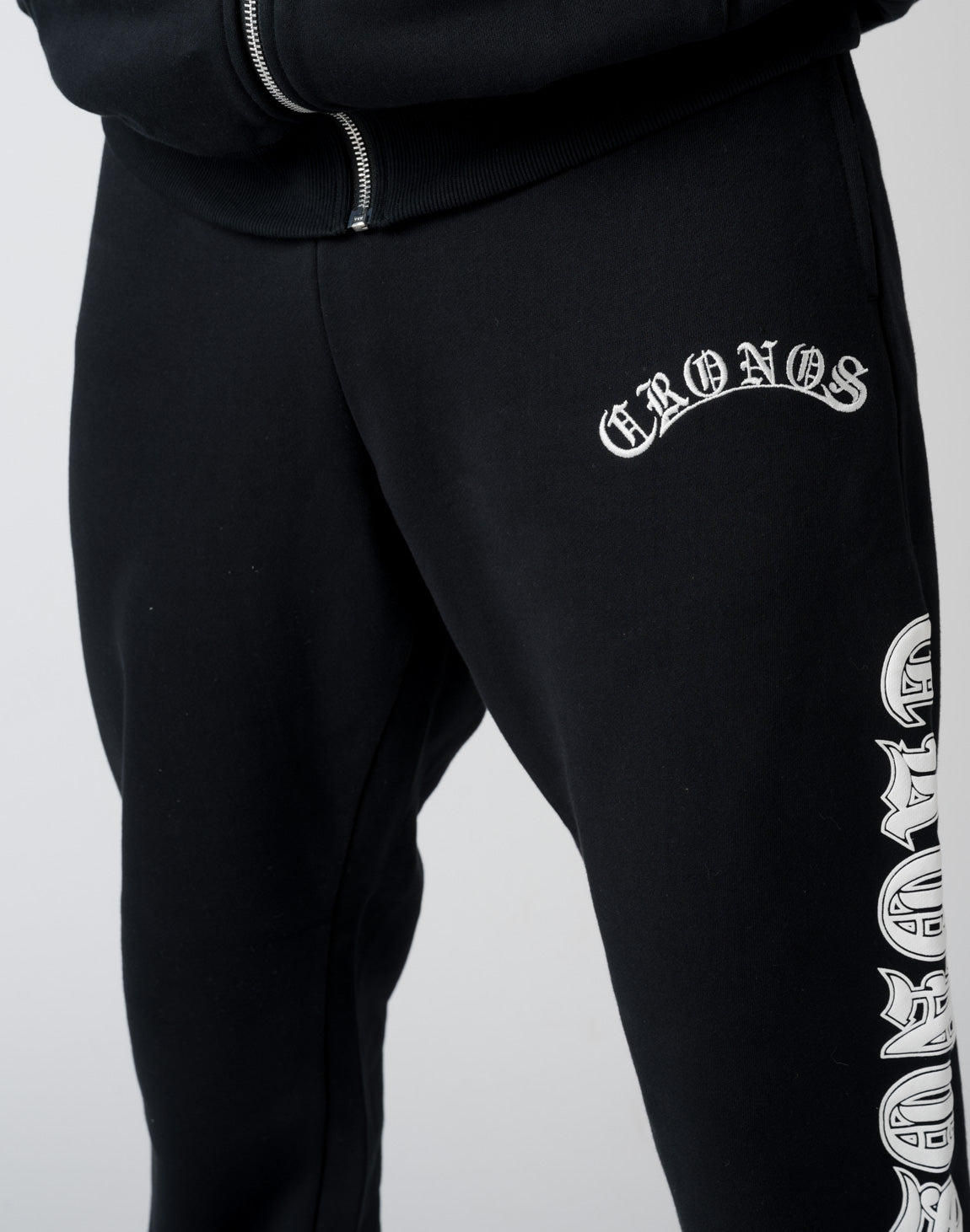 CRONOS BLACKLETTER FONT SWEAT LONGPANTS【BLACK×WHITE】 – クロノス CRONOS Official  Store