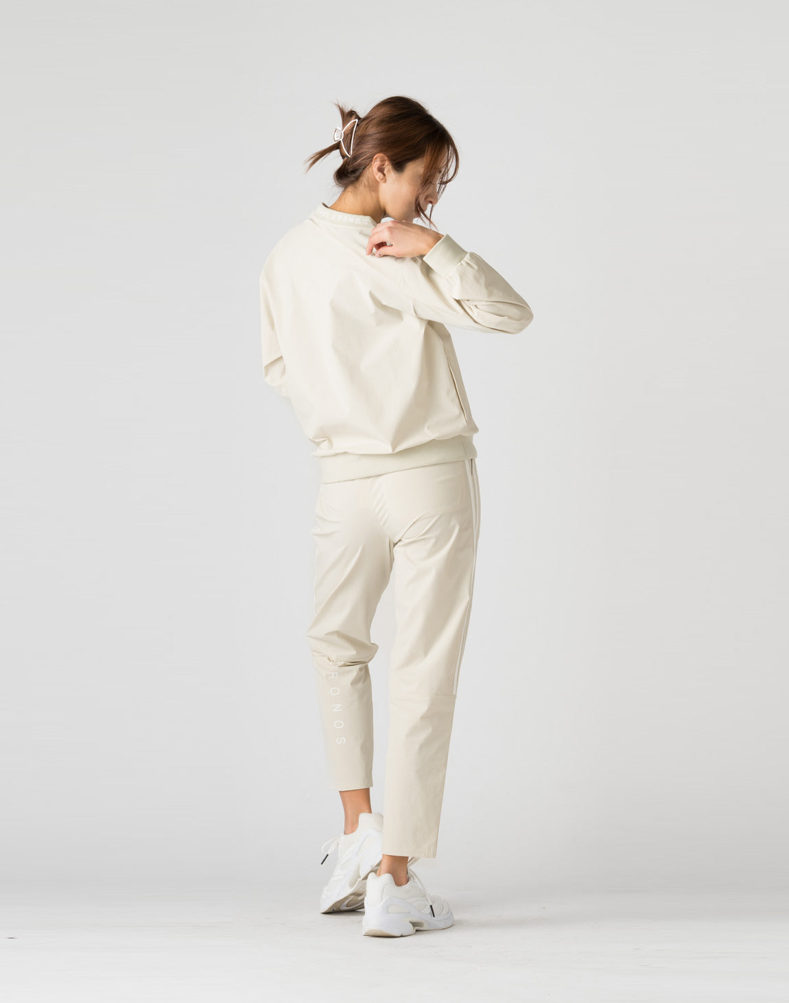 CRONOS WOMEN NYLON PULLOVER【BEIGE】 – クロノス CRONOS