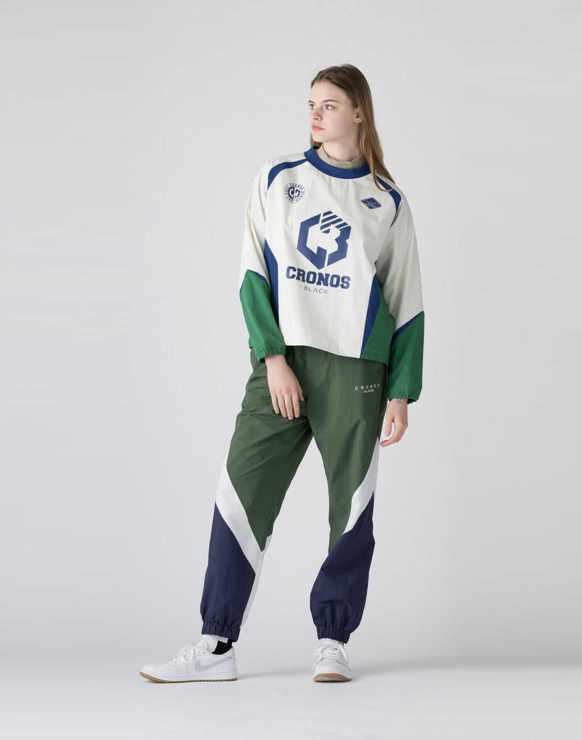 CRONOS BLACK 長袖ピステ ホワイト/グリーン ナイロン　ジャケット unisex】CRONOS BLACK Windbreaker Jacket【GREEN】