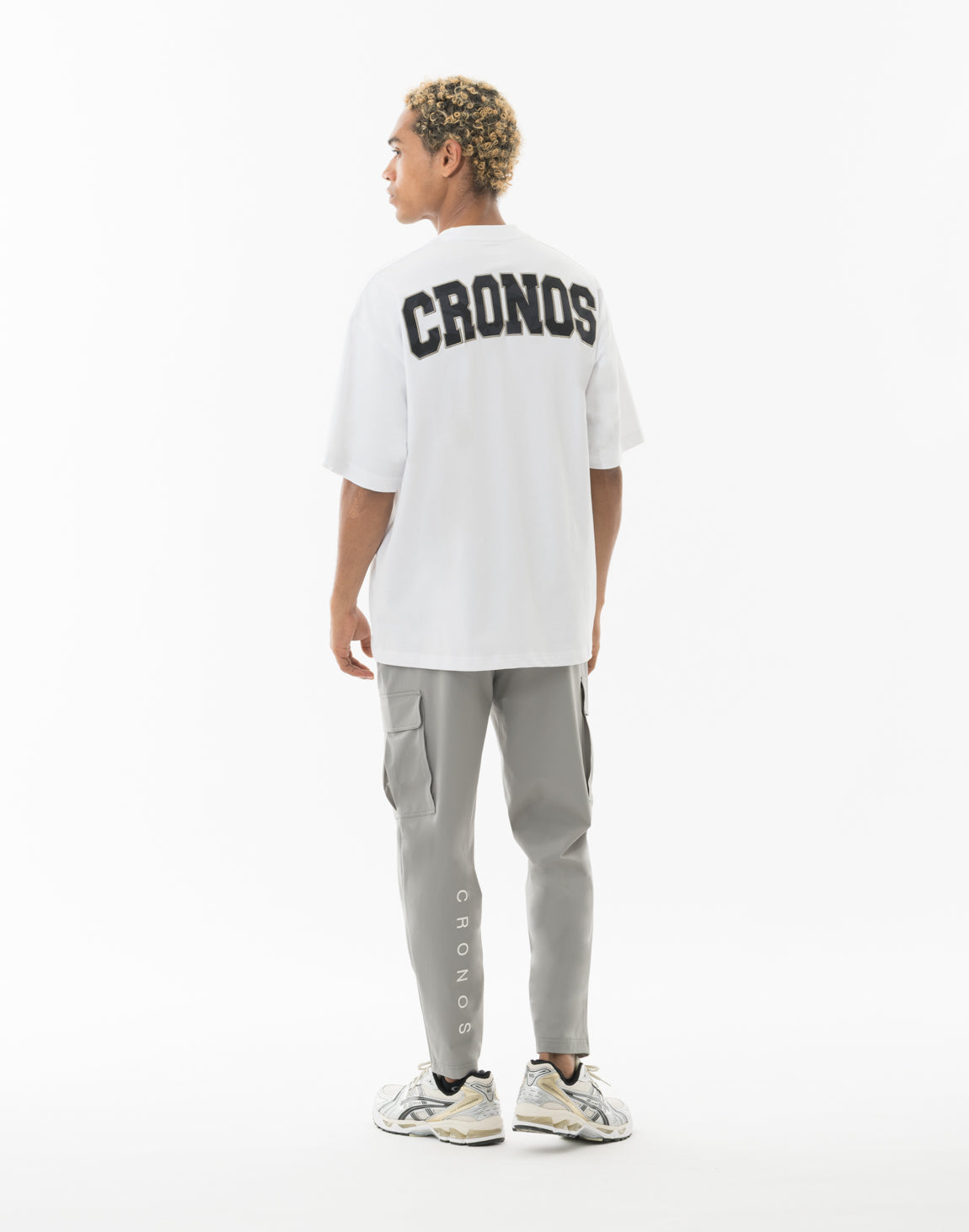 CRONOS ホワイト/ベージュ パーカー Mサイズ 19_61698644-96f2-4f45-998e-