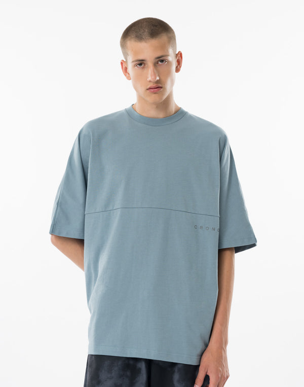CRONOS OVERSHOULDER TEE【G.BLUE】