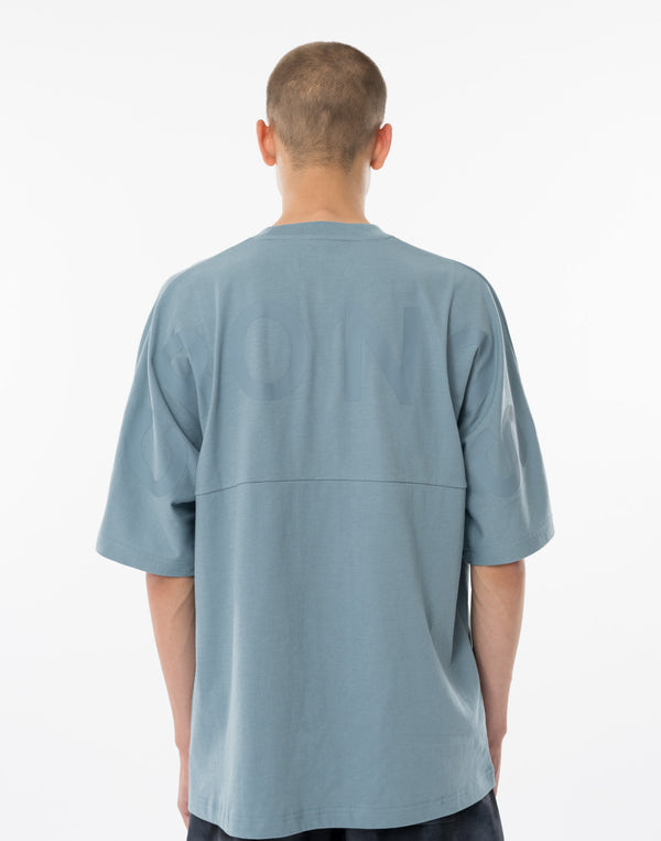 CRONOS OVERSHOULDER TEE【G.BLUE】