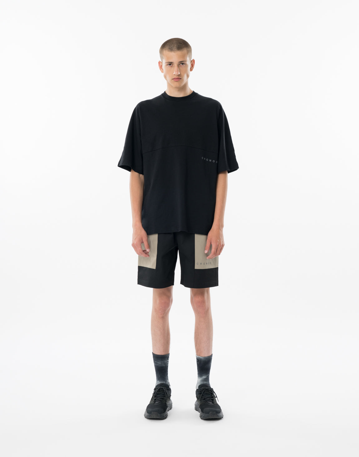 CRONOS OVERSHOULDER TEE [BLACK]