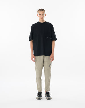 CRONOS OVERSHOULDER TEE【BLACK】