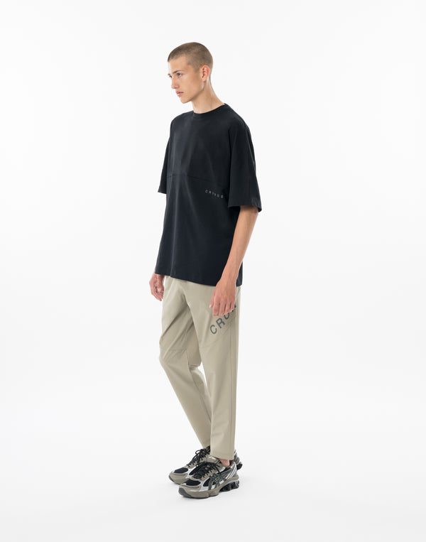 CRONOS OVERSHOULDER TEE【BLACK】