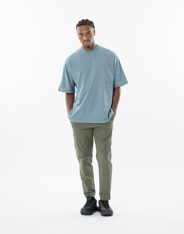 CRONOS OVERSHOULDER TEE【G.BLUE】