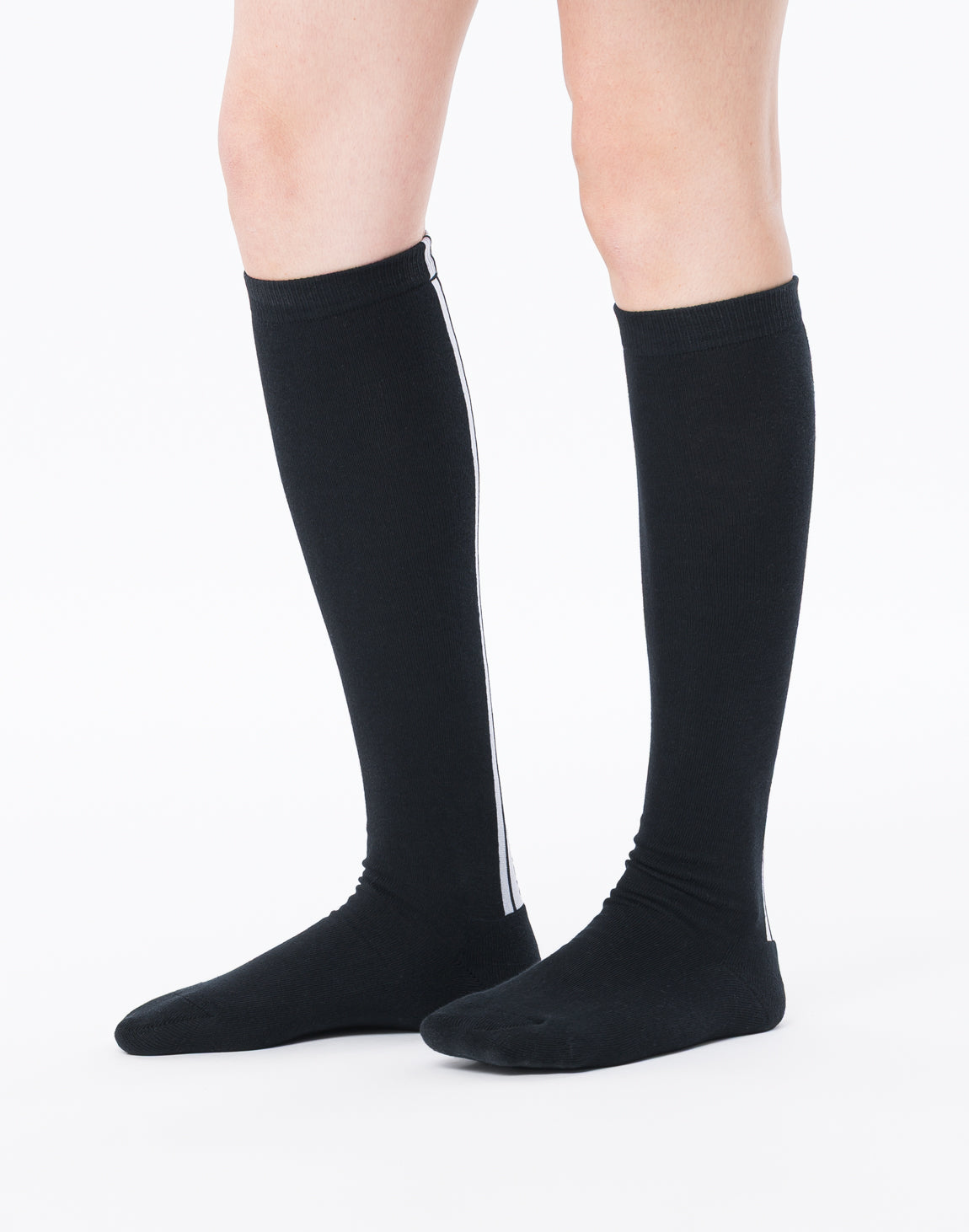 CRONOS BLACK WOMAN LineFit High Socks【BLACK】
