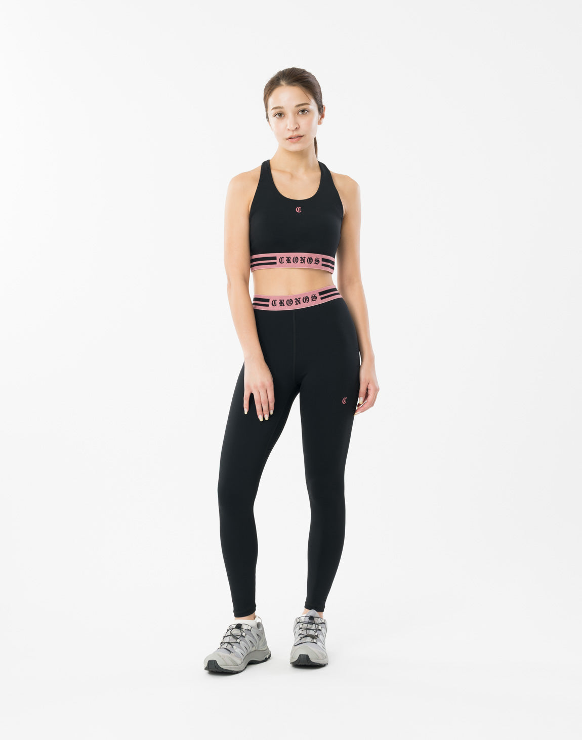 CRONOS のスポーツブラ CRONOS WOMEN BLACK LETTER BRA【BLACK×PINK】