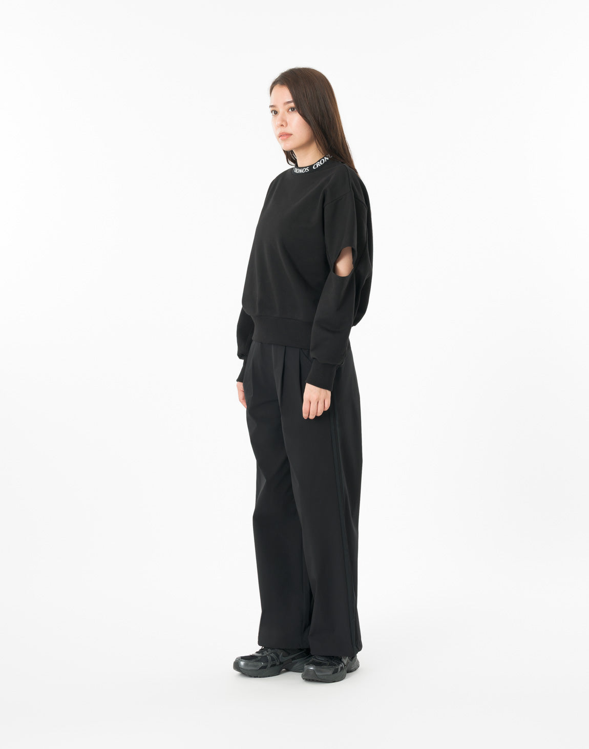 CRONOS WOMEN CUT OUT SWEAT【BLACK】