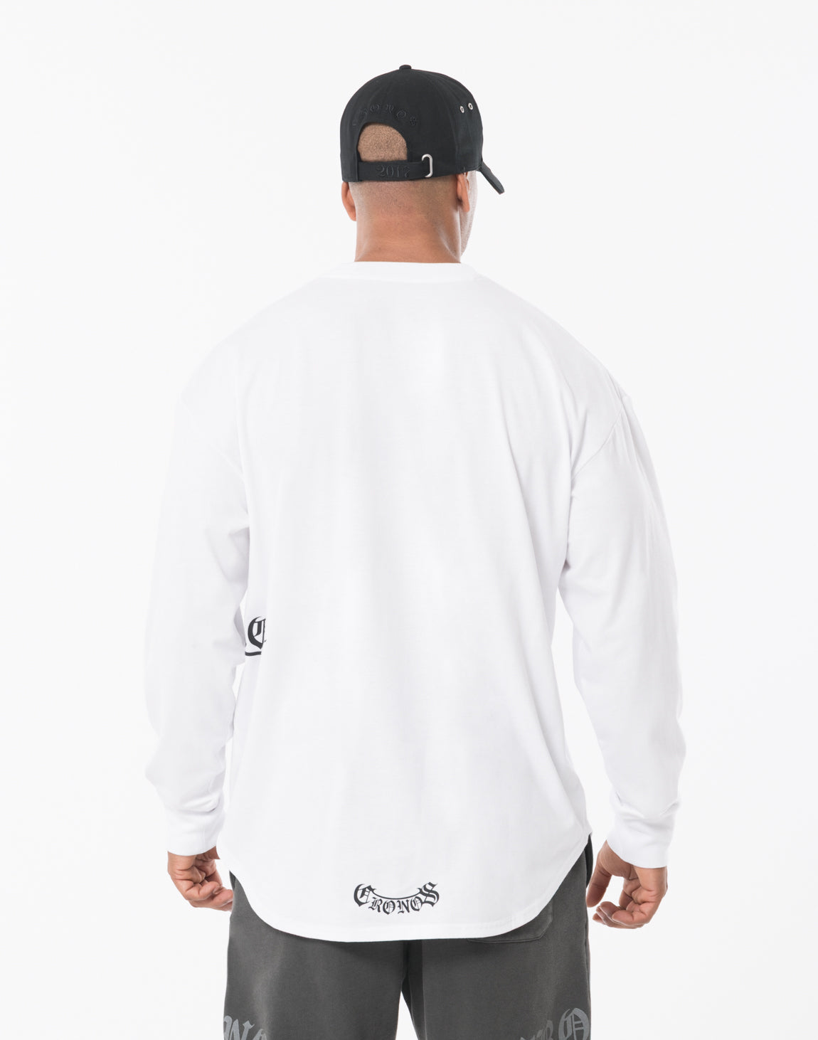 CRONOS BLACKLETTER L/S TEE【WHITE】