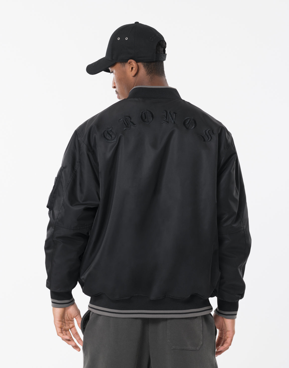 【本日限定価格】cronosナイロンジャケットM 人気モデル】高級材質 クロノス CRONOS ナイロンジャケット