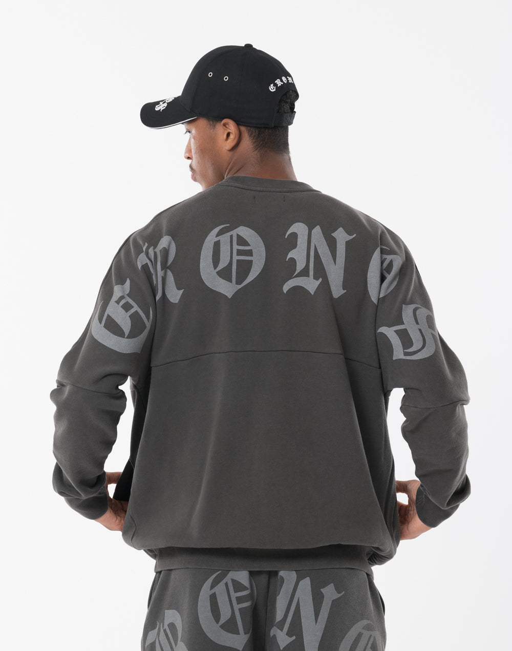 CRONOS BLACKLETTER SWEAT [V BLACK×WHITE]