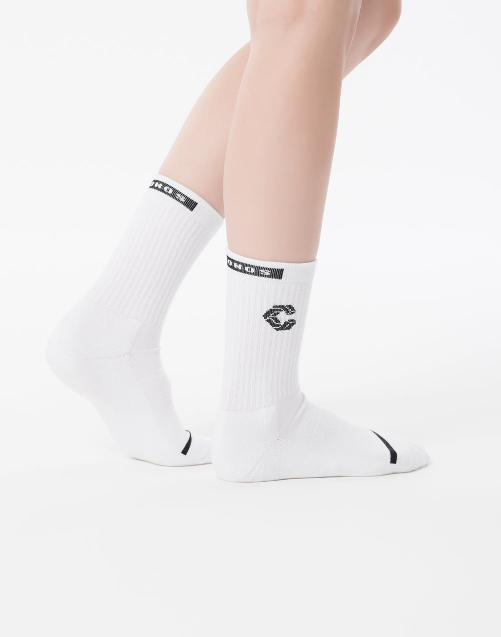 <Changed to January sales> CRONOS WOMEN Fit Jacquard Socks [WHITE]