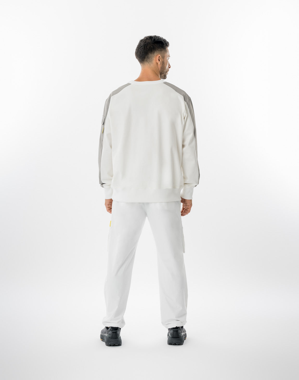 CRONOS ASCEND TRACK SWEAT【WHITE】
