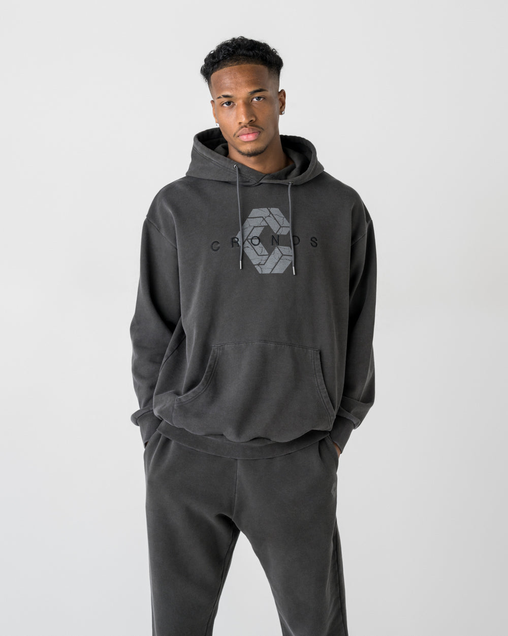 CRONOS COTTON DEPTH HOODIE【V BLACK】