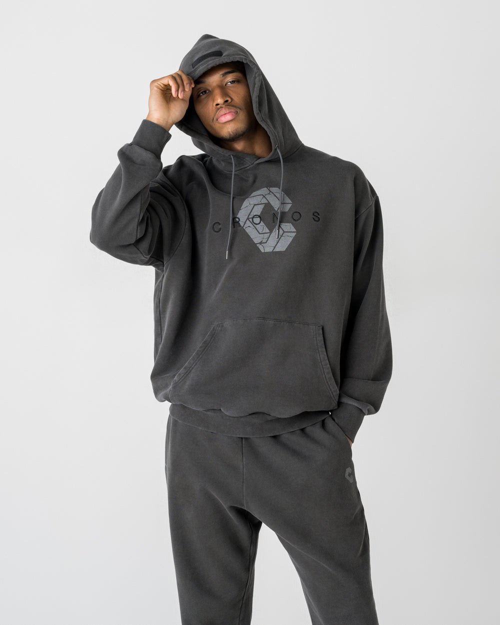 CRONOS COTTON DEPTH HOODIE【V BLACK】