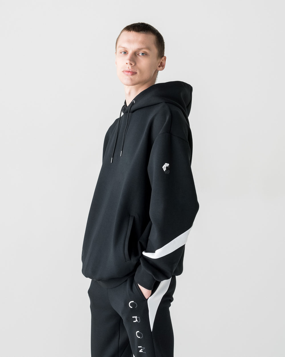 CRONOS LIGHTWEIGHT HYBRID HOODIE【BLACK】