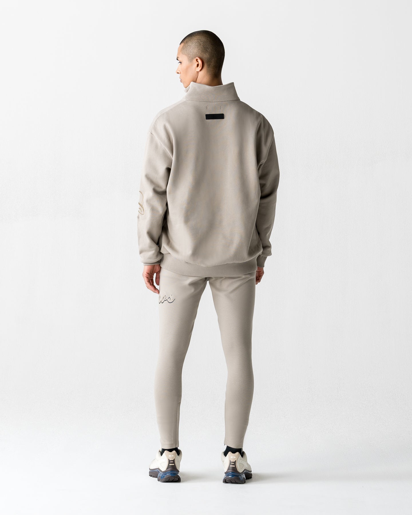 CRONOS SCRIPT HALF ZIP 【GREIGE】