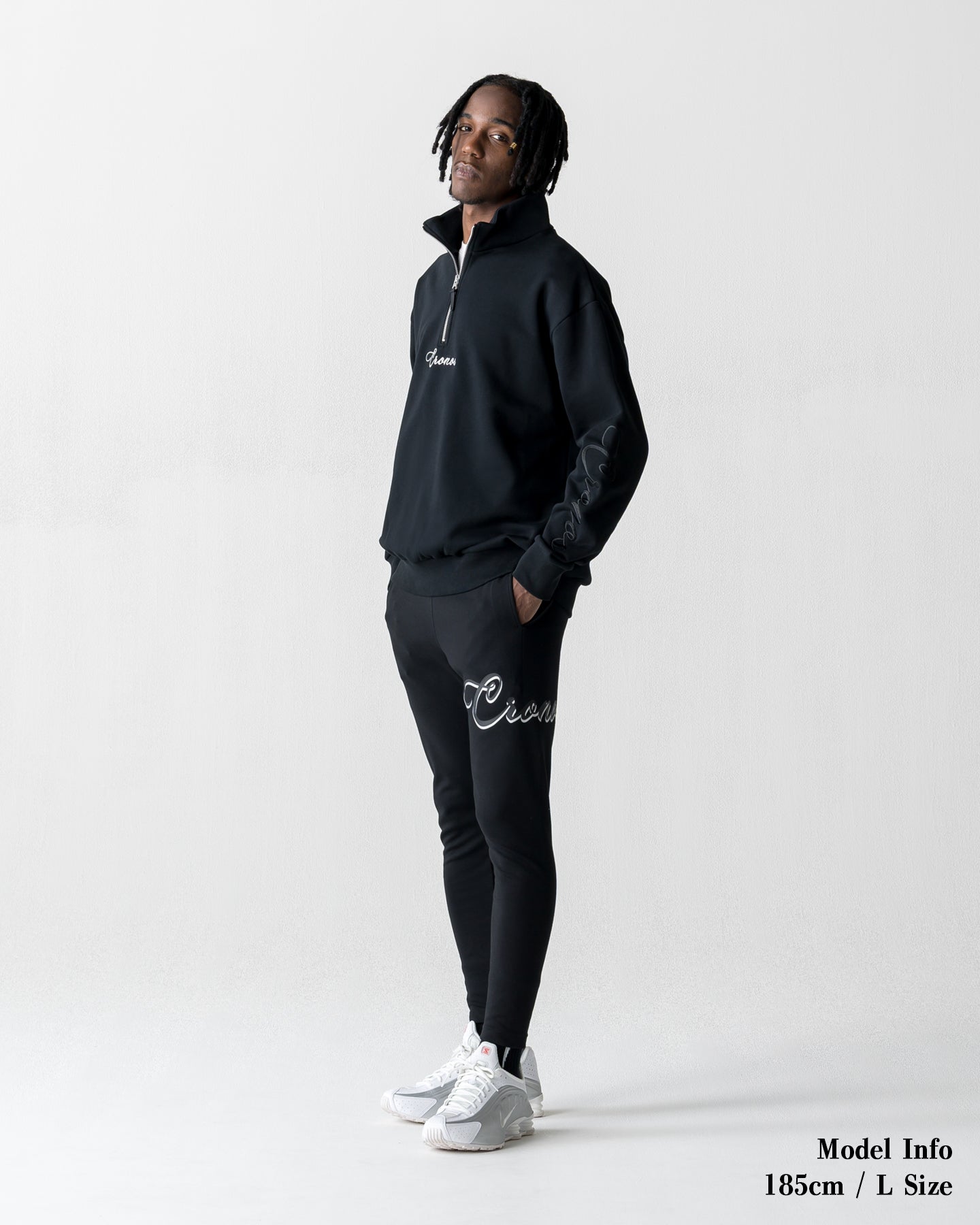 CRONOS SCRIPT HALF ZIP 【BLACK】