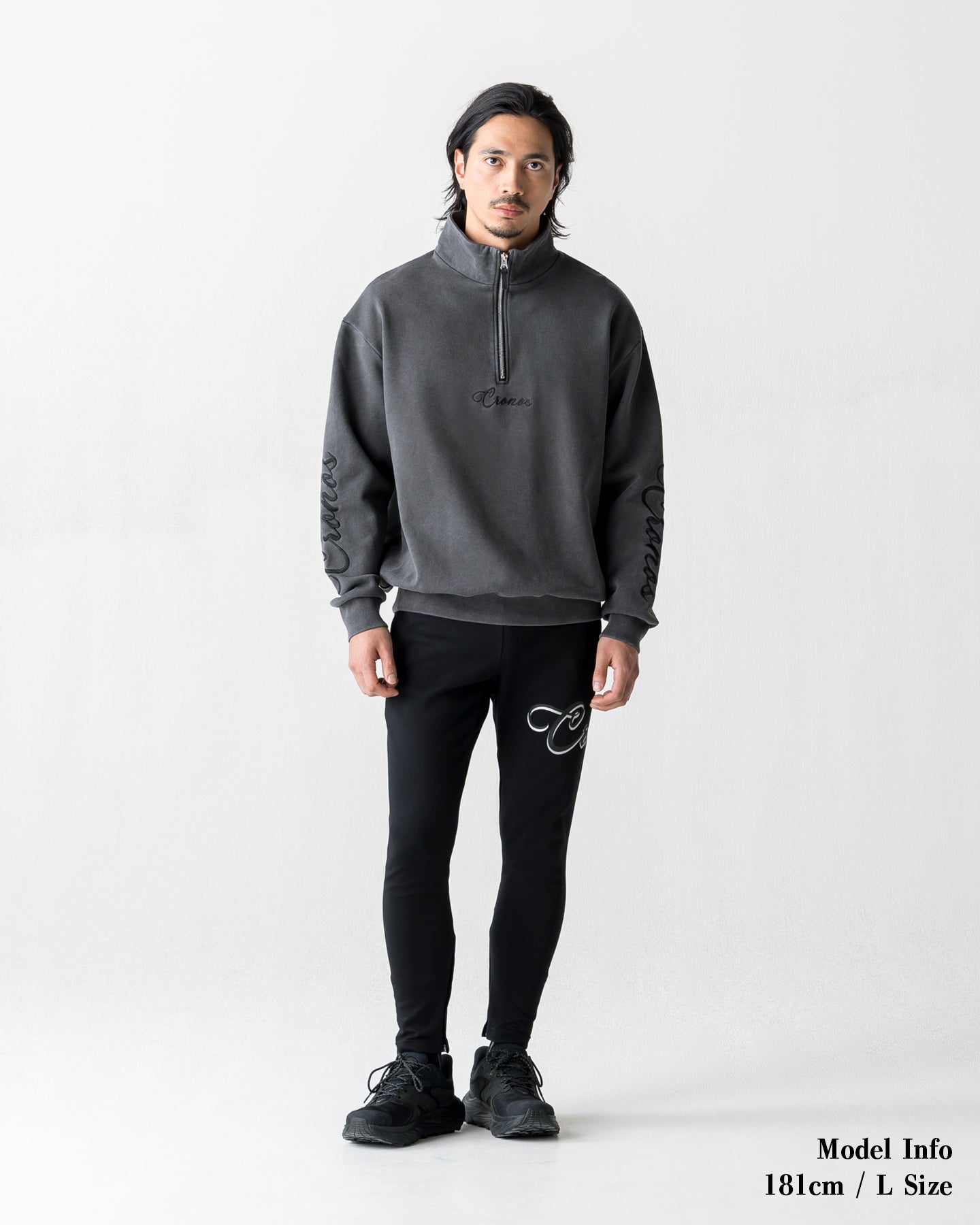 CRONOS SCRIPT HALF ZIP 【V BLACK】
