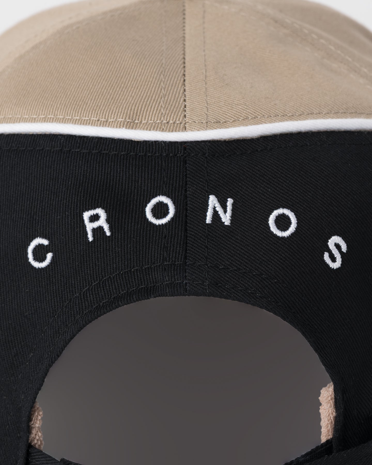 CRONOS BICOLOR PANEL BRIM CAP [GREIGE]