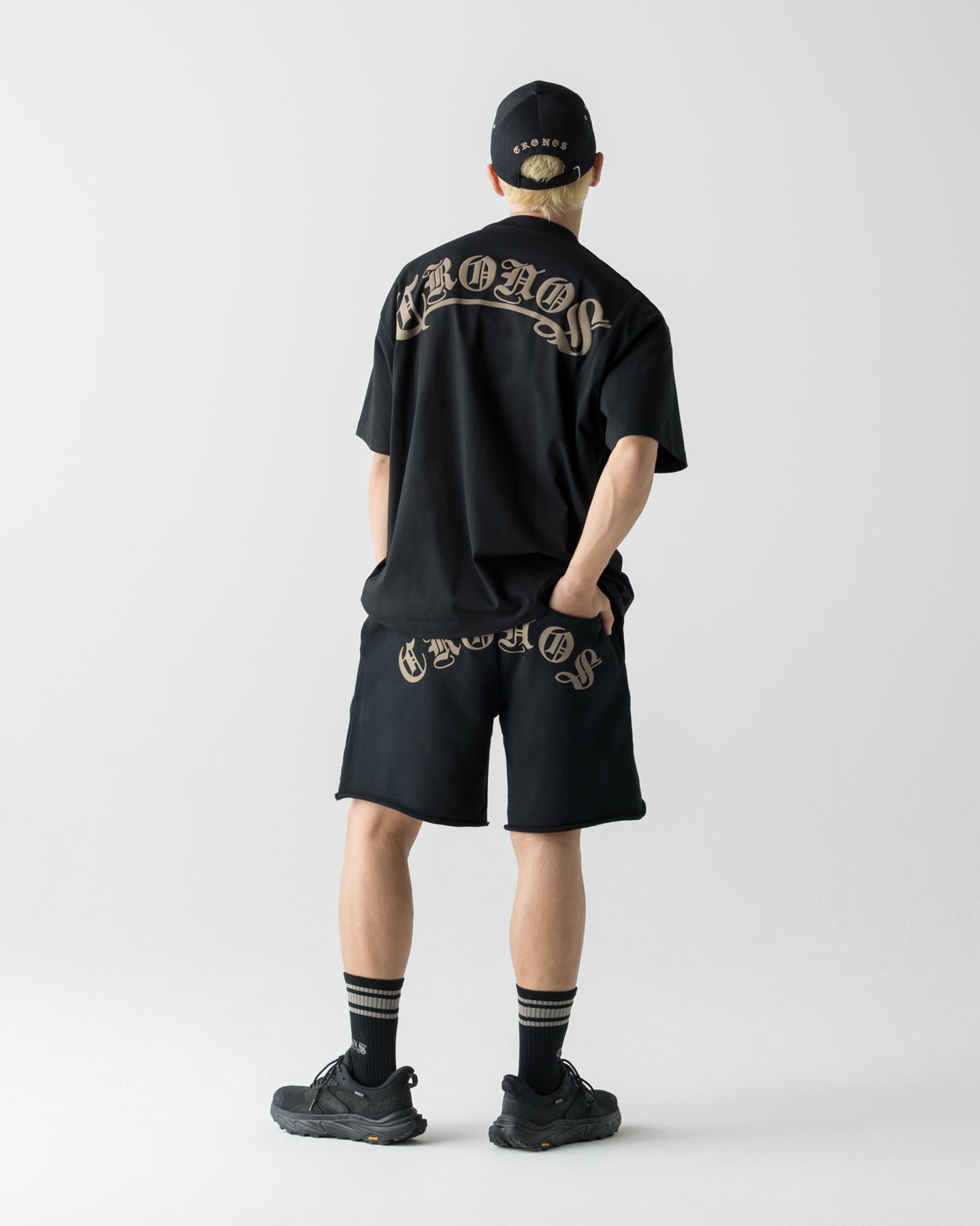 パンツ CRONOS BLACKLETTER SHORTS CRONOS BLACKLETTER SHORTS【BLACK×GREIGE】