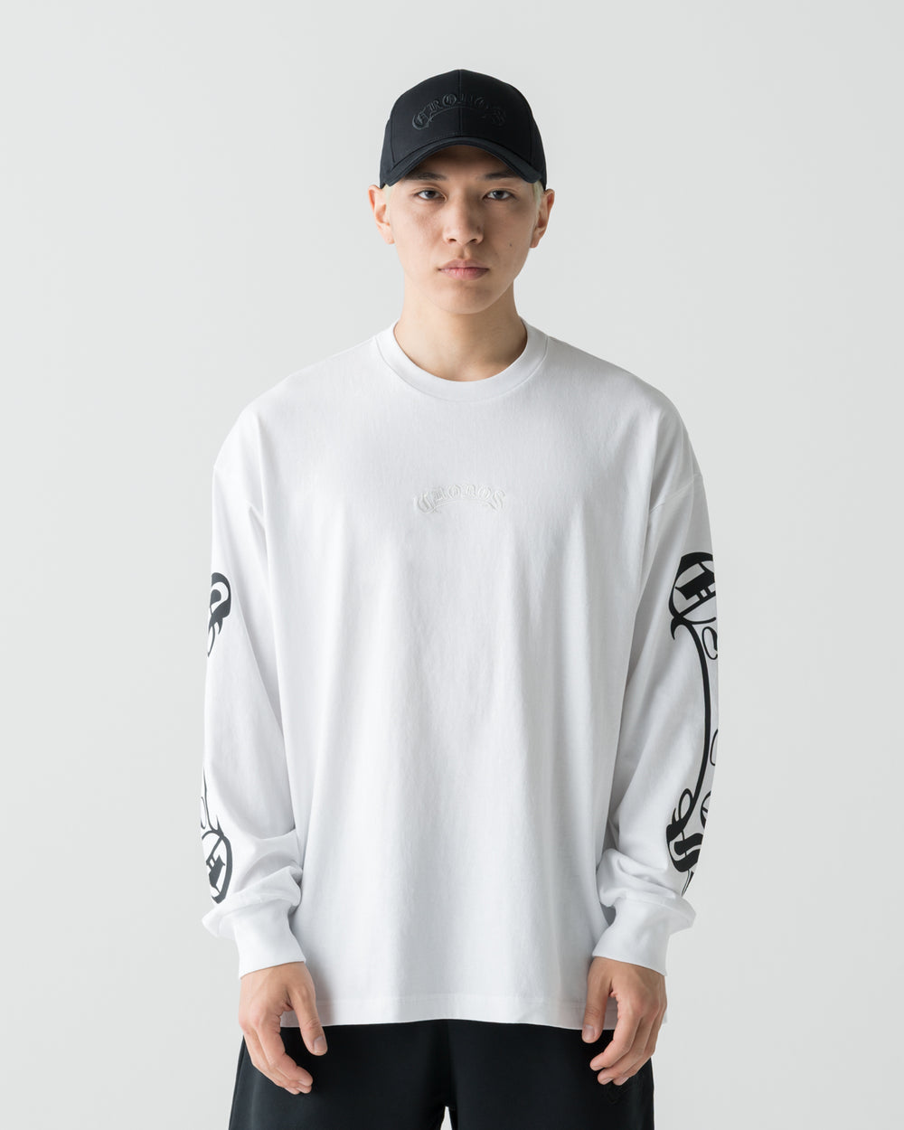 CRONOS BLACKLETTER  L/S TEE【WHITE】